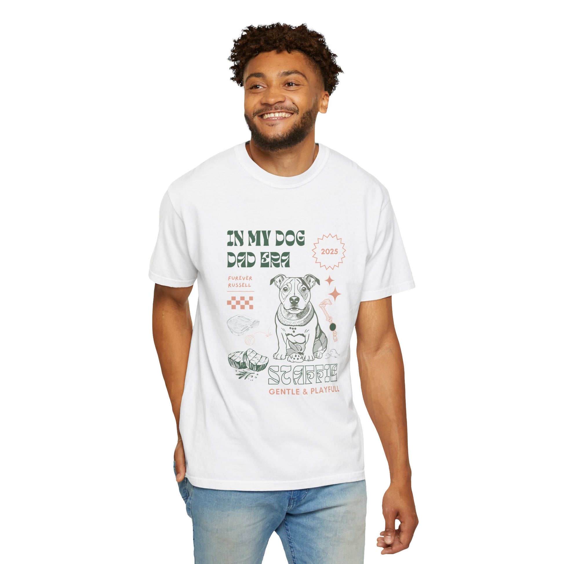 Model in Staffie Dog Dad Era in light White in Medium